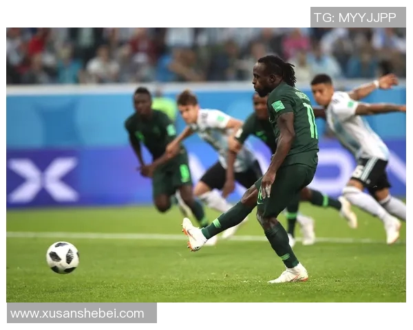 尼日利亚足球明星尔的传奇之路与辉煌成就揭秘